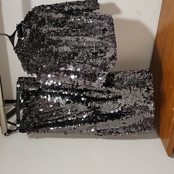 Clothes - Picture 5 of 5